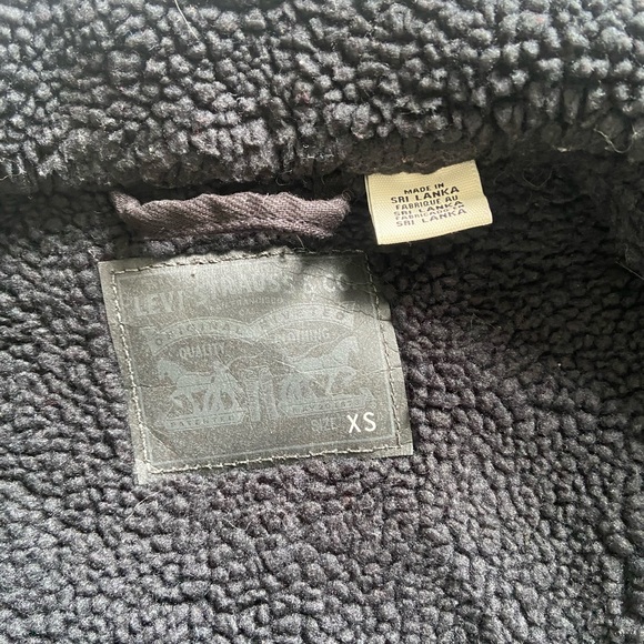 LEVIS JACKET FOR SALE SIZE XS - Picture 2 of 3